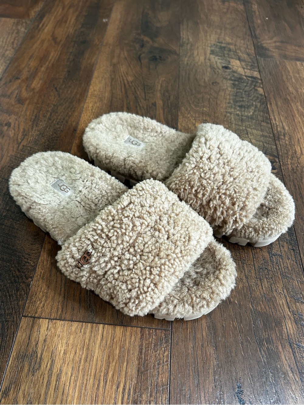 UGG Cozetta Curly Slide 'Chestnut'